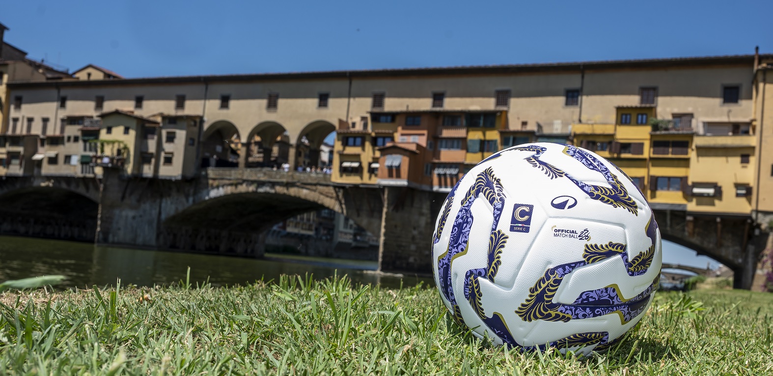 LA SERIE C E DECATHLON SVELANO IL PALLONE PER LA STAGIONE 2025-26